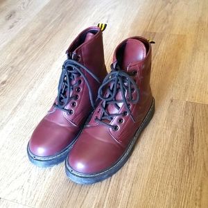 Burgundy Boots with fur inside